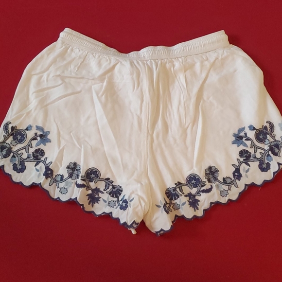 Abercrombie & Fitch Shorts Abercrombie Fitch Embroidered Shorts